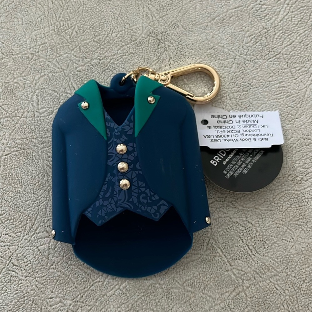 Bath and body works Bridgerton hand sanitizer holder NWT